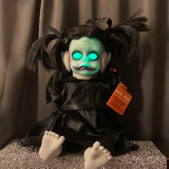 Animated Doll - Picture 5 of 5